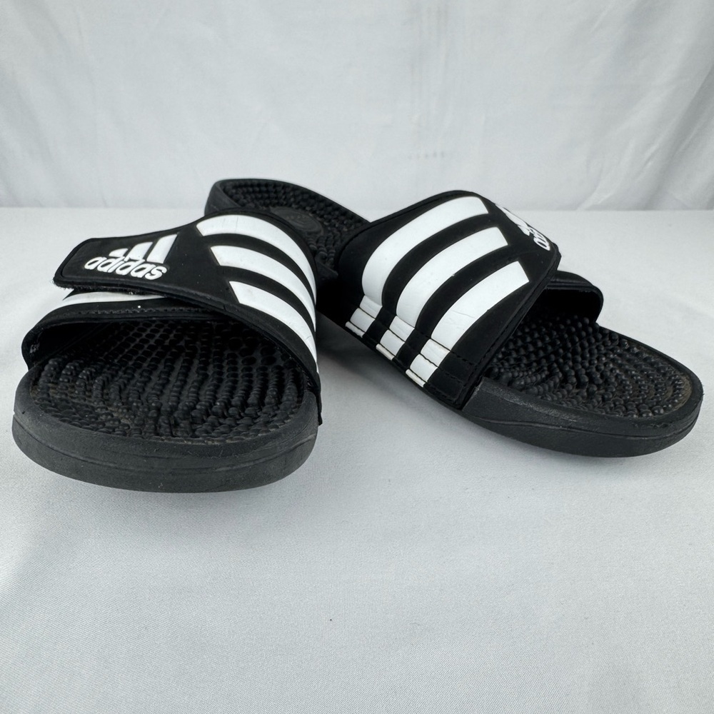 adidas Adissage Slides in size 7